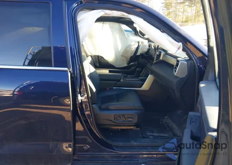 2025 Toyota Sequoia Sr5 from USA, damaged, VIN 7SVAAABA0SX055173